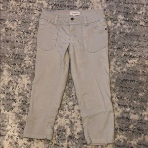 Women’s khaki capris